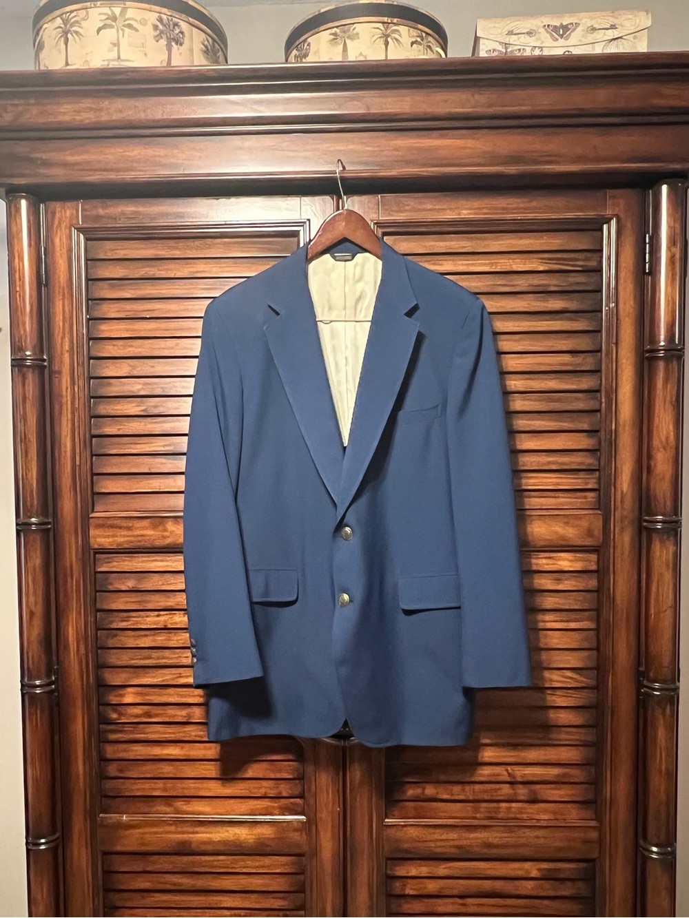 Vintage Corbin Navy Blue Gold Crest Button Blazer Made In USA Men’s Estimate 42L